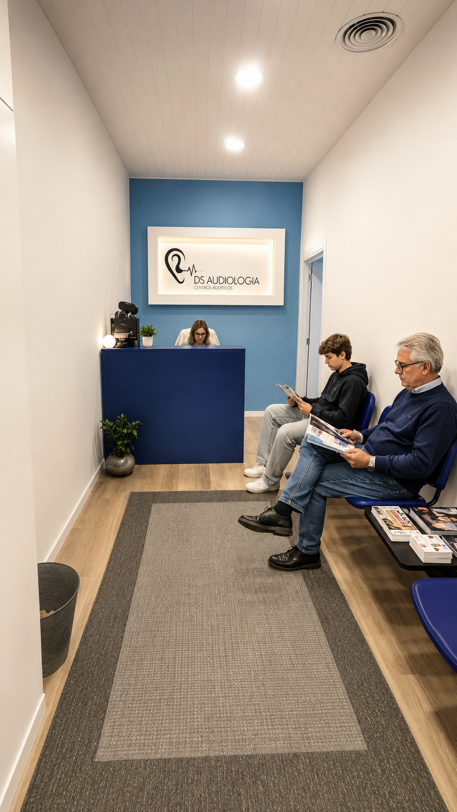 Sala de espera acolhedora da DS Audiologia